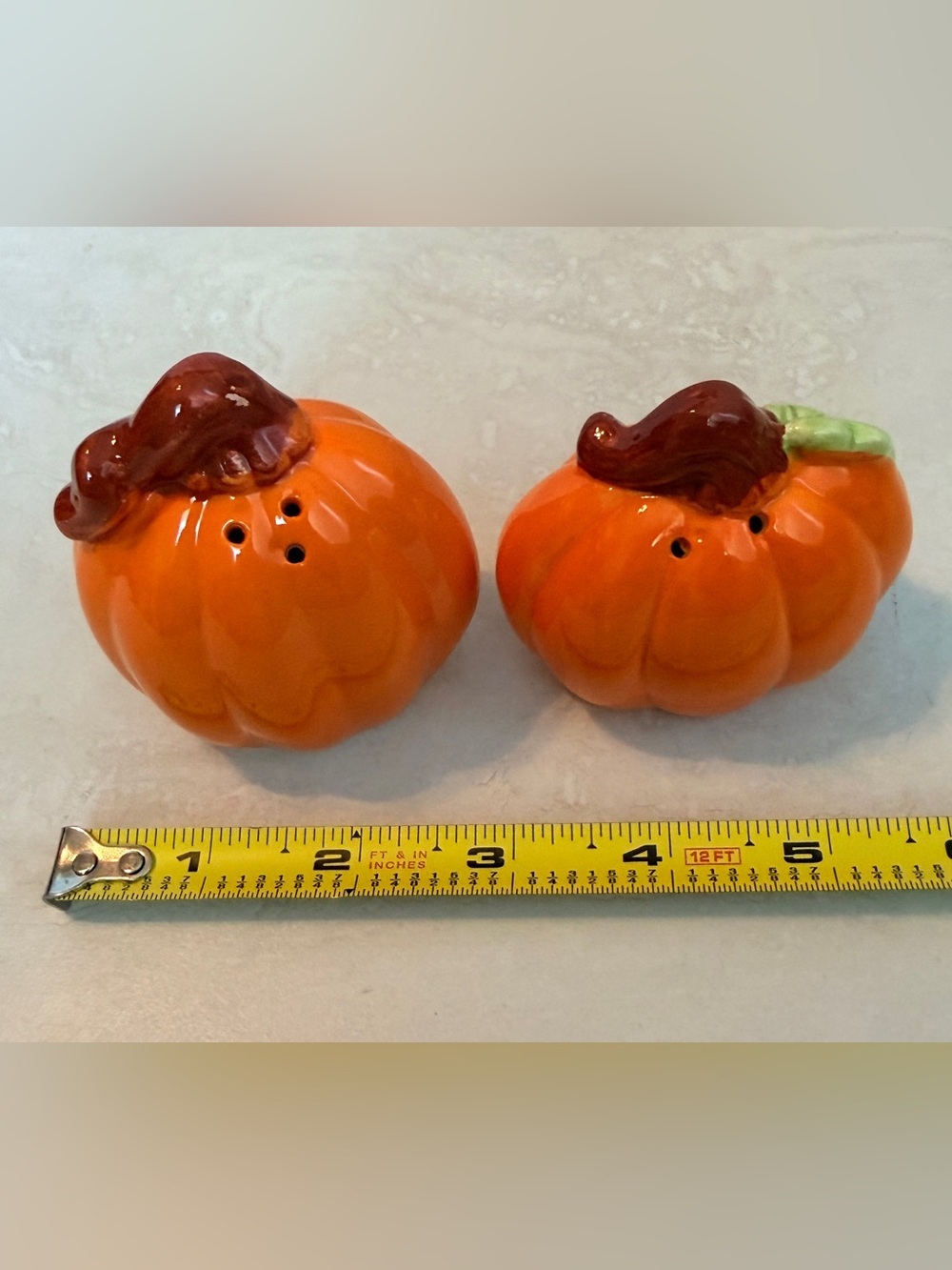 Ceramic Pumpkin Salt Pepper Shaker Set Halloween Fall Thanksgiving Decor - Picture 5 of 6